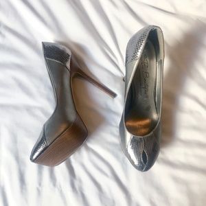 SE Boutique metallic platform stilettos - YAAAS
